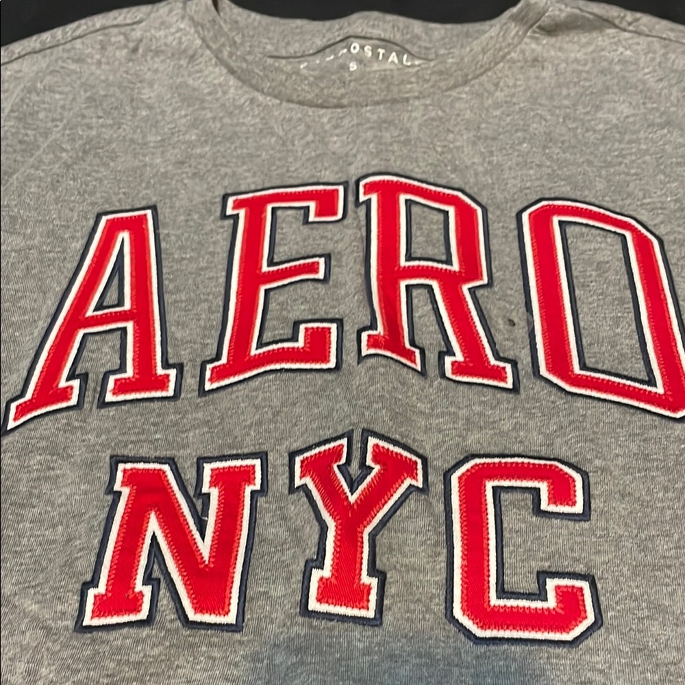 Aeropostale Gray and Red Short Sleeve Tee
